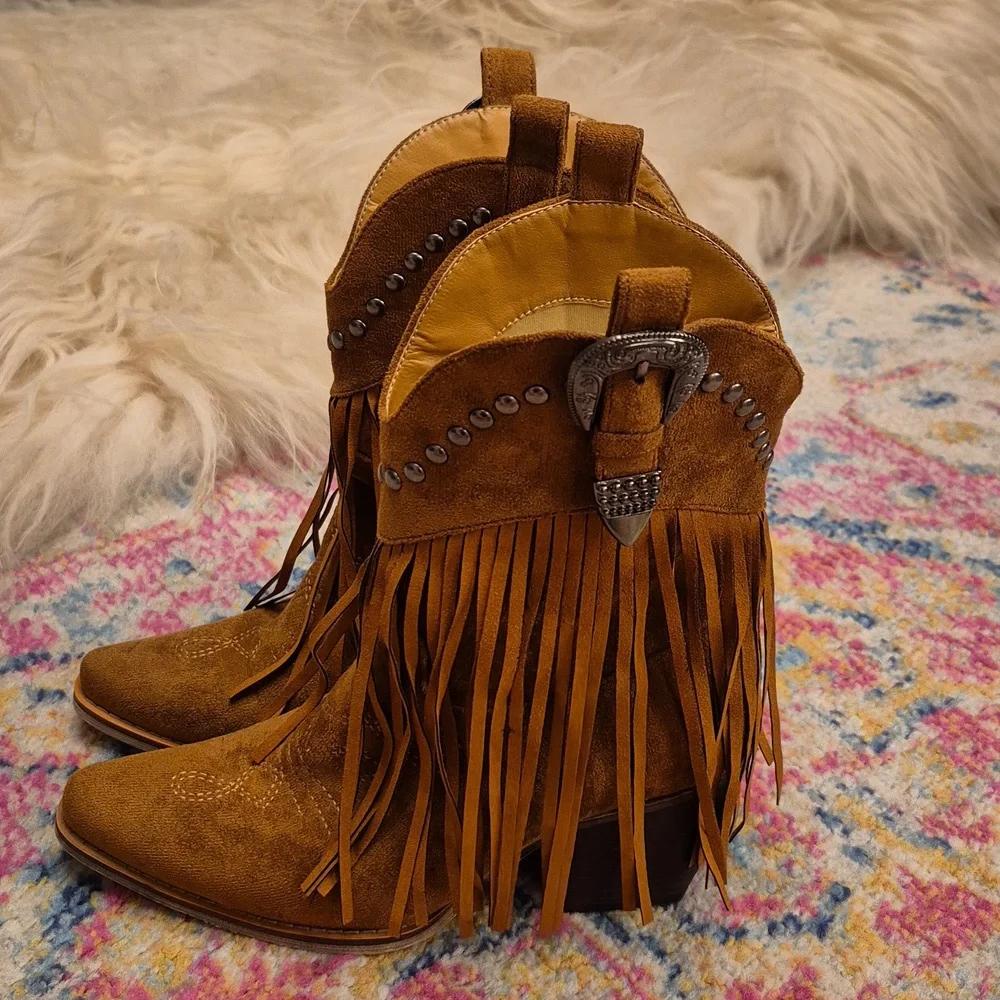 Fringed Brown Sueded Western Boots - Picture 4 of 6